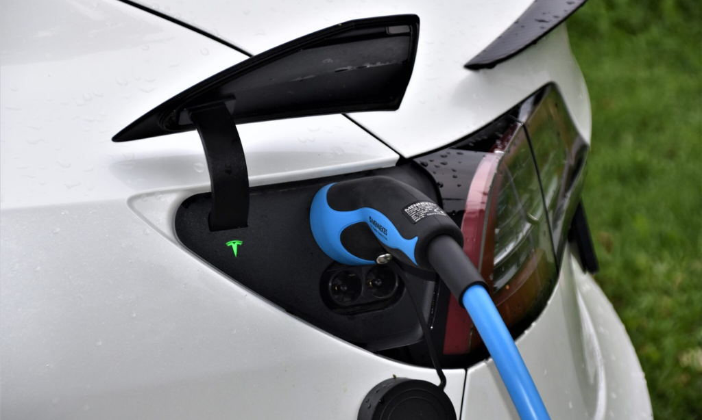 Charging Solutions for Your Electric Vehicle: A Complete Tutorial